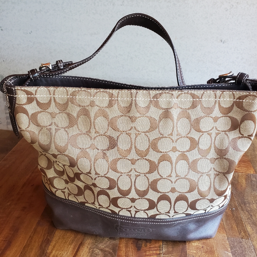 Coach shoulder bag